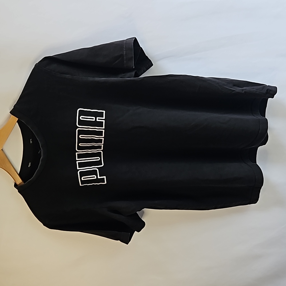 Puma Men's Black Short-Sleeved T-Shirt Size L